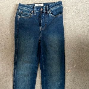 Skinny leg jeans. Size 26.